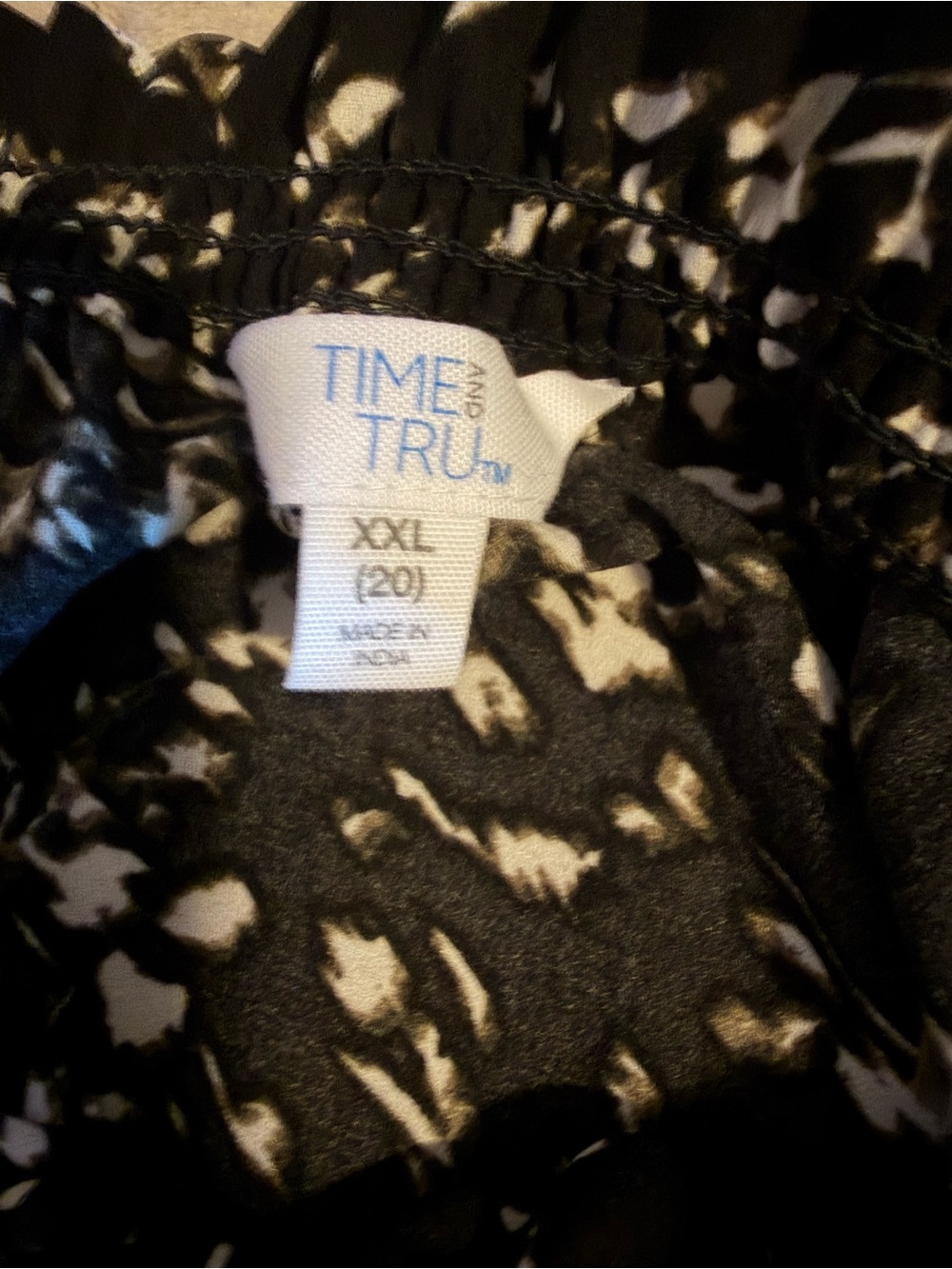 Time and Tru Black Floral Tie Neck Blouse XXL 20 Career Girl Office Feminine - Picture 5 of 8